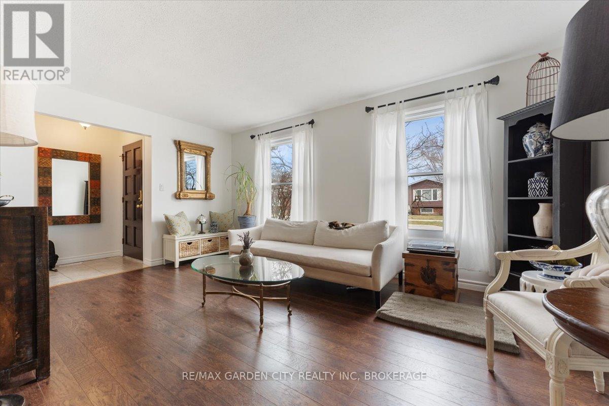 68 Barrington Drive, Welland, Ontario  L3C 5Z9 - Photo 5 - X12379152