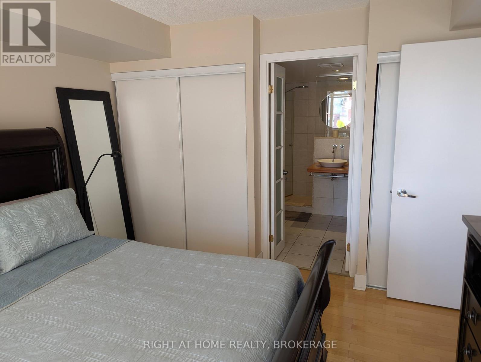 608 - 550 Queens Quay W Quay W, Toronto, Ontario  M5V 3M8 - Photo 15 - C12381984