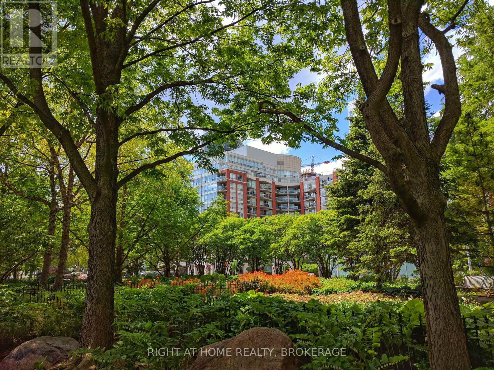 608 - 550 Queens Quay W Quay W, Toronto, Ontario  M5V 3M8 - Photo 24 - C12381984