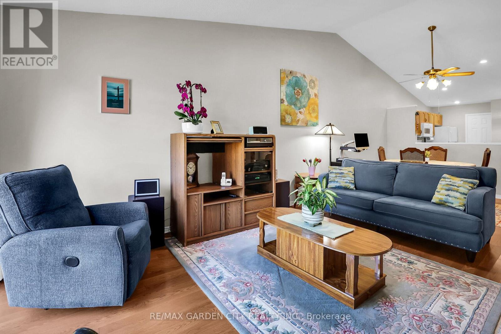 27 - 303 Central Avenue, Grimsby, Ontario  L3M 5L7 - Photo 11 - X12383719