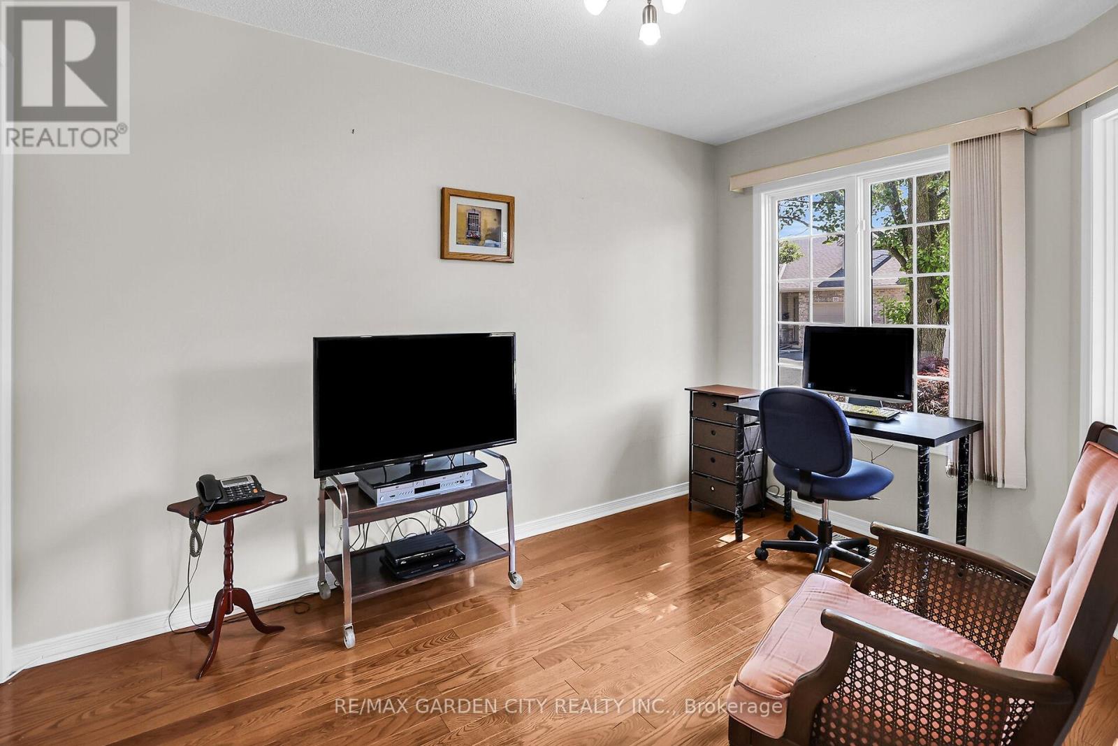 27 - 303 Central Avenue, Grimsby, Ontario  L3M 5L7 - Photo 18 - X12383719