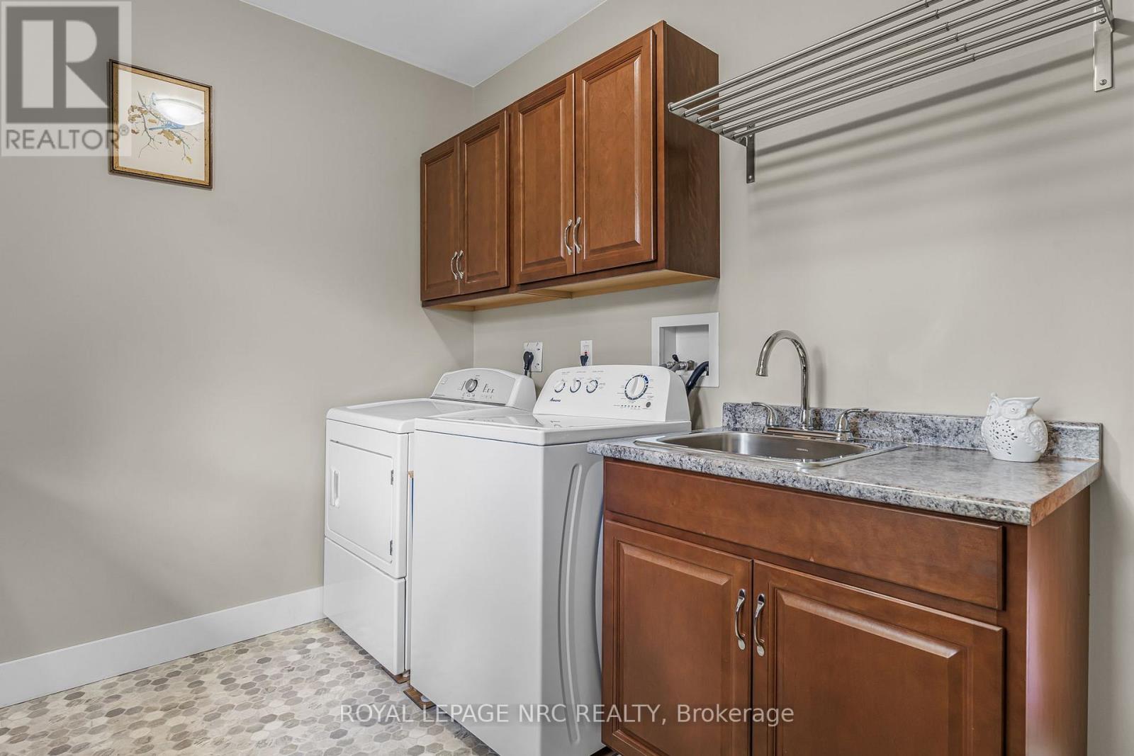 880 Edgemere Road, Fort Erie, Ontario  L2A 1A8 - Photo 28 - X12384029