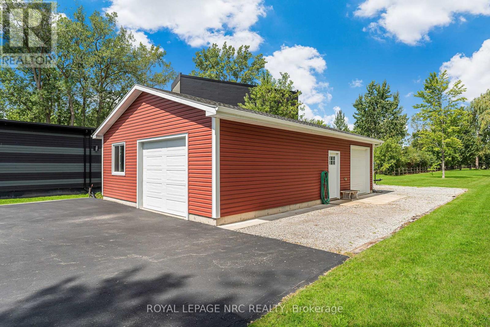 880 Edgemere Road, Fort Erie, Ontario  L2A 1A8 - Photo 6 - X12384029