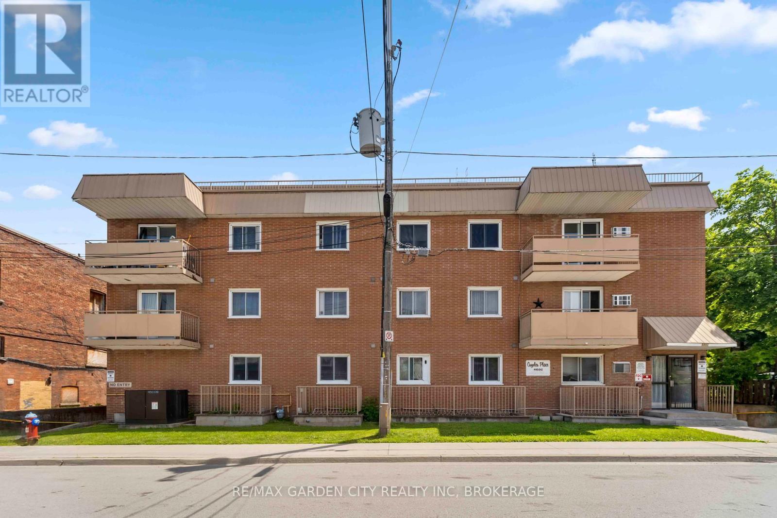 202 - 4692 Crysler Avenue, Niagara Falls, Ontario  L2E 3V8 - Photo 2 - X12384741