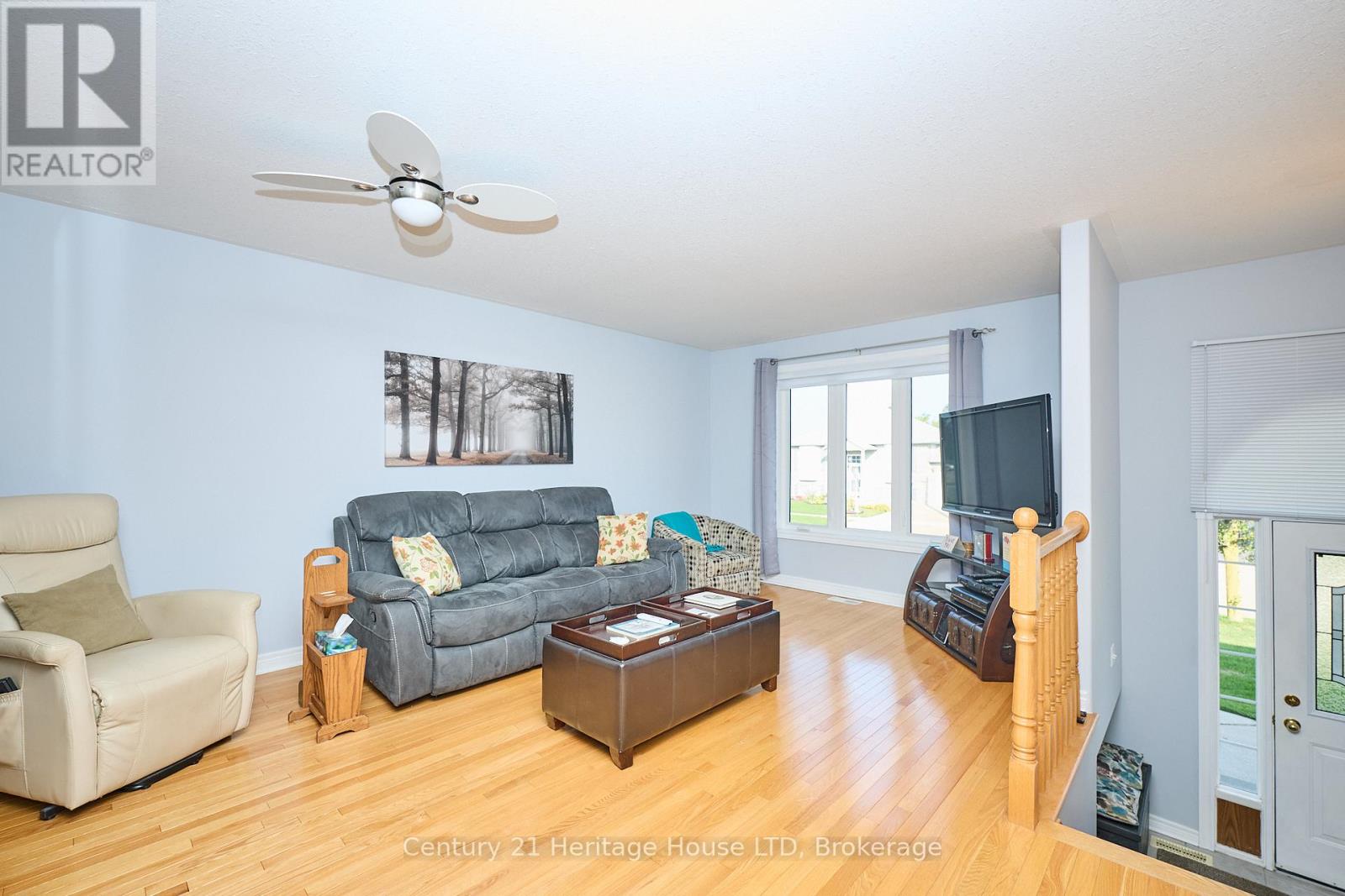 358 Antoinette Road, Fort Erie, Ontario  L2A 6S5 - Photo 4 - X12385426