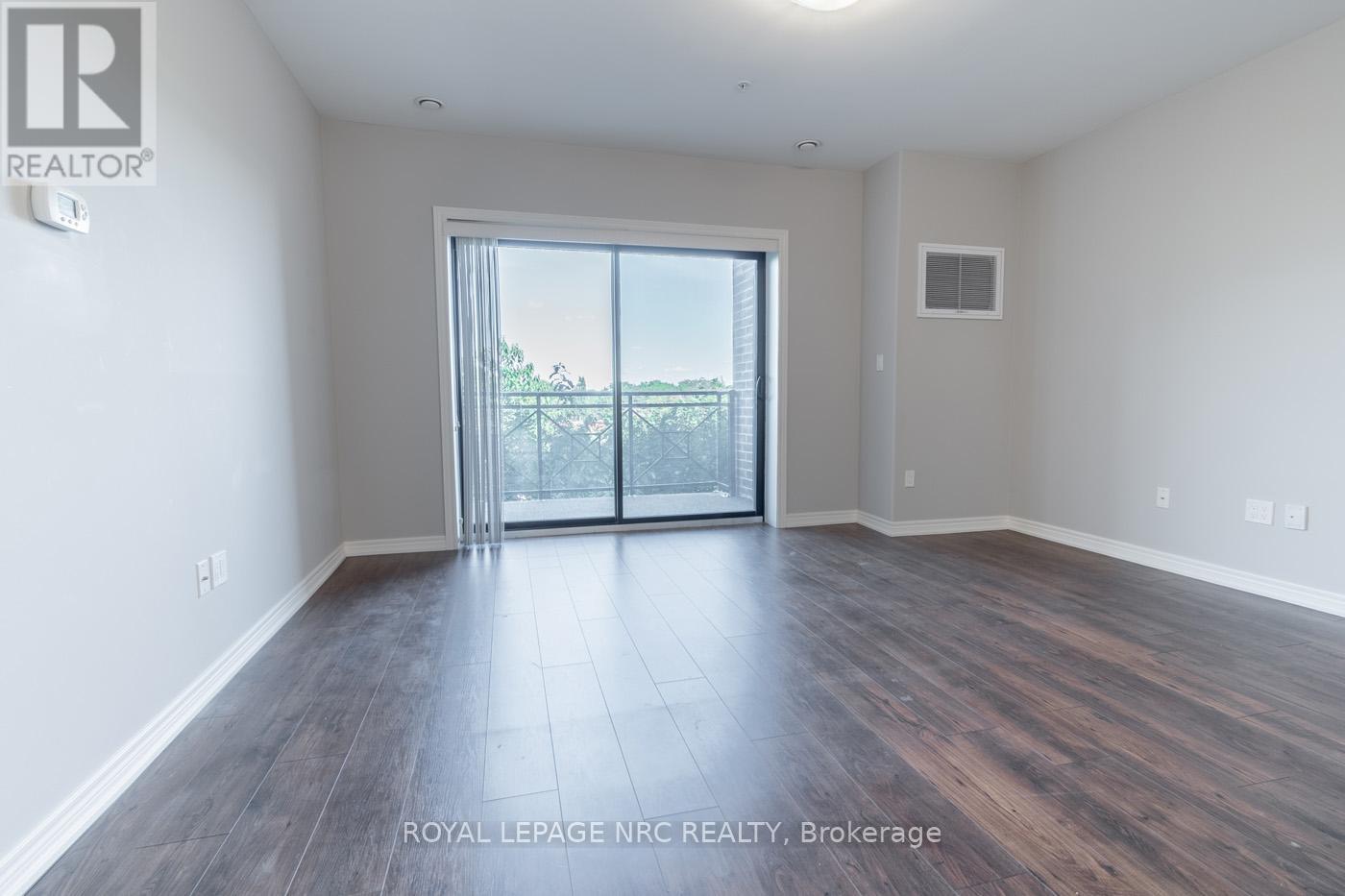 404 - 379 Scott Street, St. Catharines, Ontario  L2M 0B7 - Photo 20 - X12387394