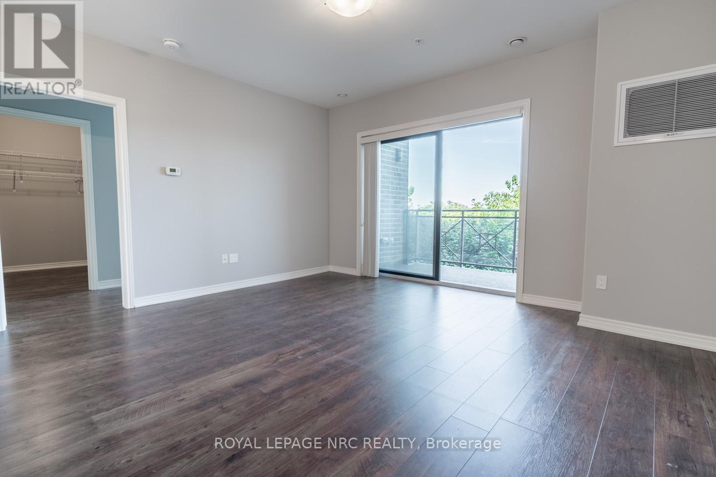 404 - 379 Scott Street, St. Catharines, Ontario  L2M 0B7 - Photo 23 - X12387394