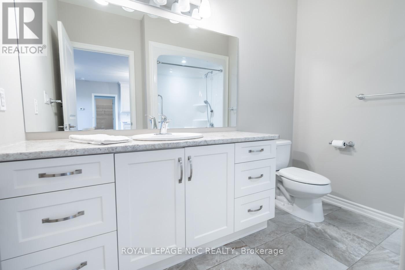 404 - 379 Scott Street, St. Catharines, Ontario  L2M 0B7 - Photo 33 - X12387394