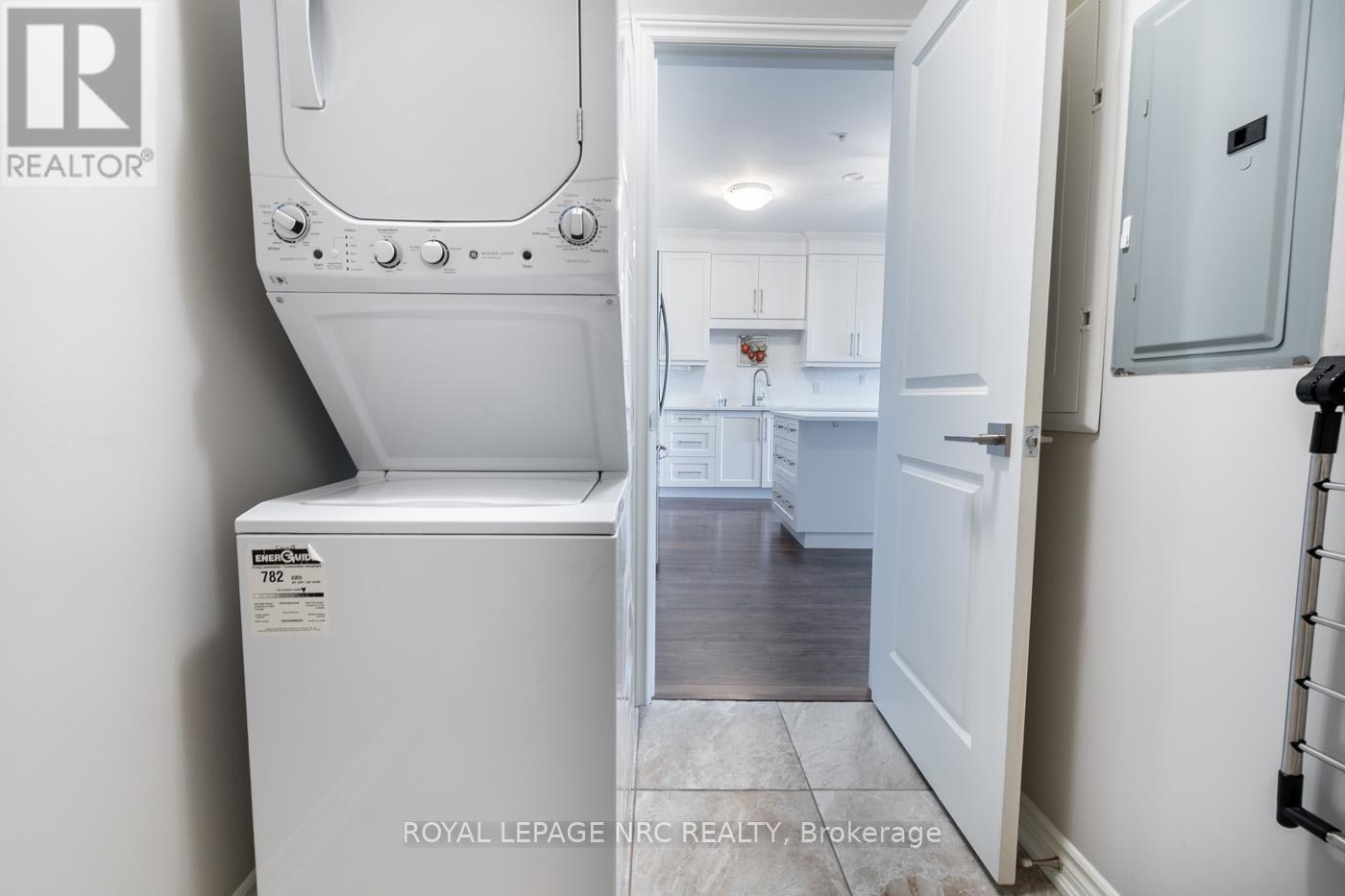 404 - 379 Scott Street, St. Catharines, Ontario  L2M 0B7 - Photo 36 - X12387394