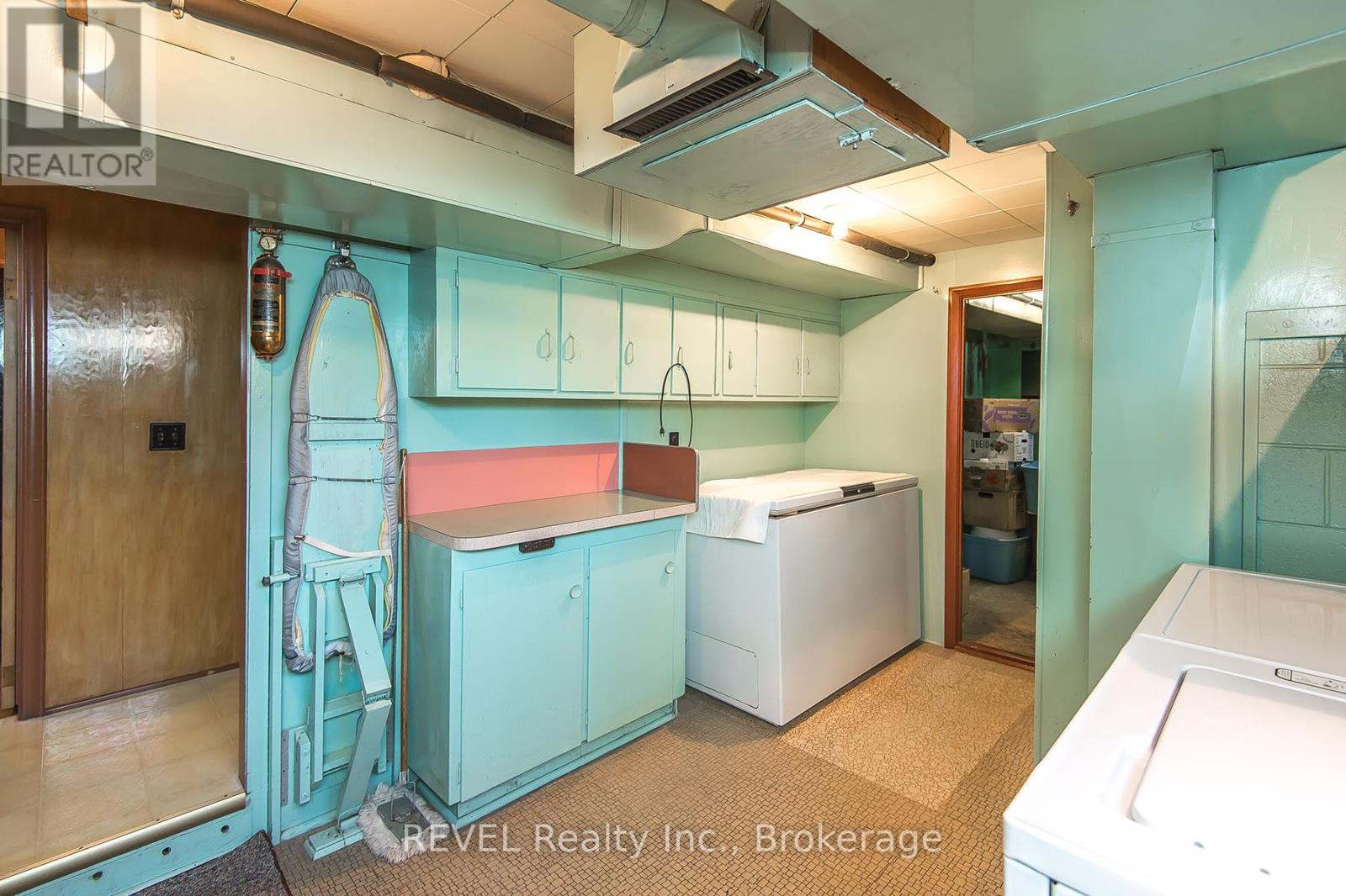 9 Hawthorne Avenue, St. Catharines, Ontario  L2M 6A8 - Photo 17 - X12387933