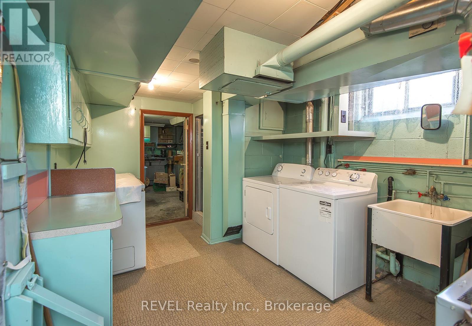 9 Hawthorne Avenue, St. Catharines, Ontario  L2M 6A8 - Photo 18 - X12387933