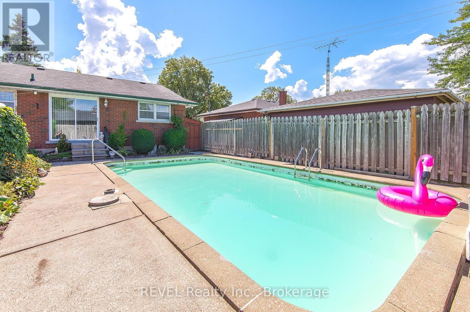 9 Hawthorne Avenue, St. Catharines, Ontario  L2M 6A8 - Photo 33 - X12387933