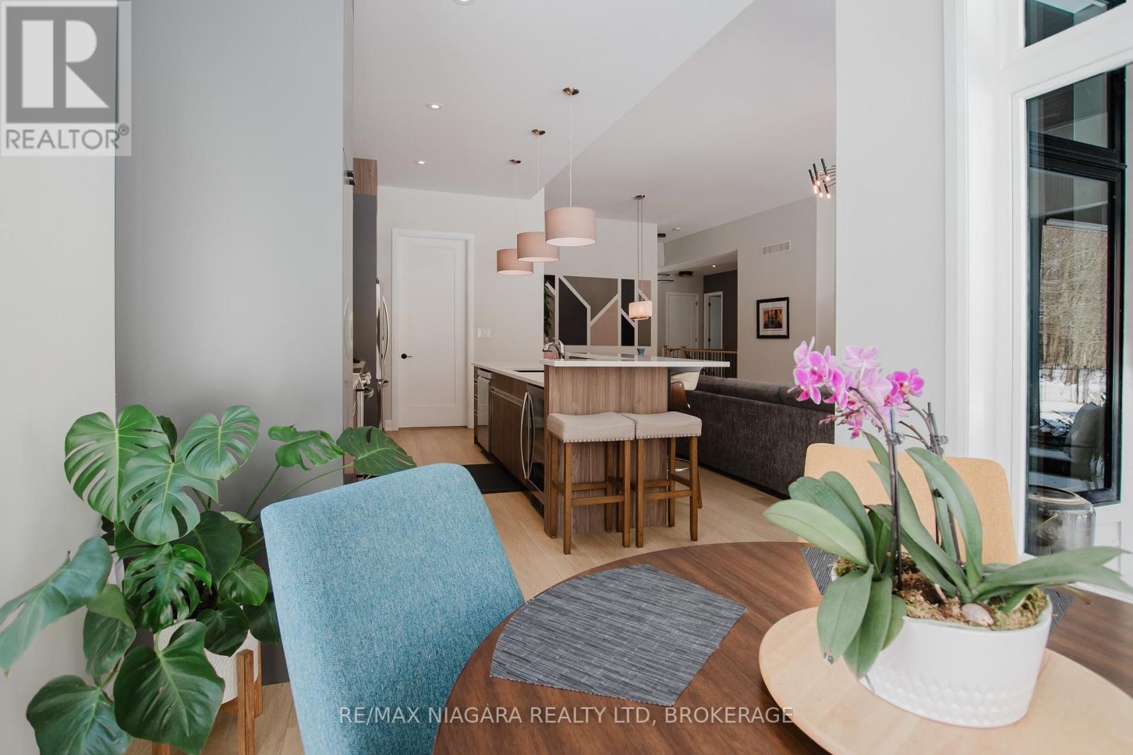 3376 Whispering Woods Trail, Fort Erie, Ontario  L0S 1N0 - Photo 10 - X12389877