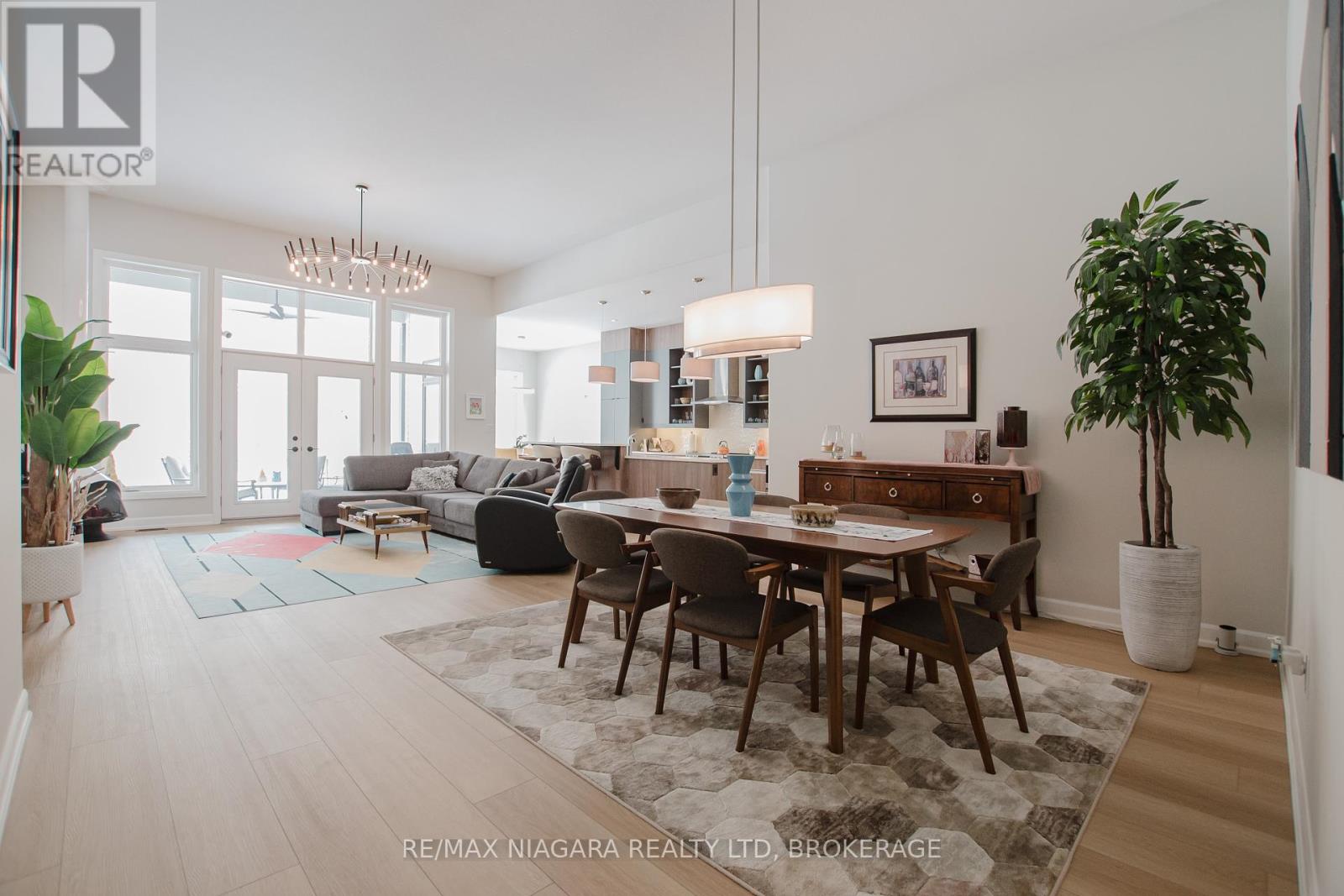 3376 Whispering Woods Trail, Fort Erie, Ontario  L0S 1N0 - Photo 16 - X12389877