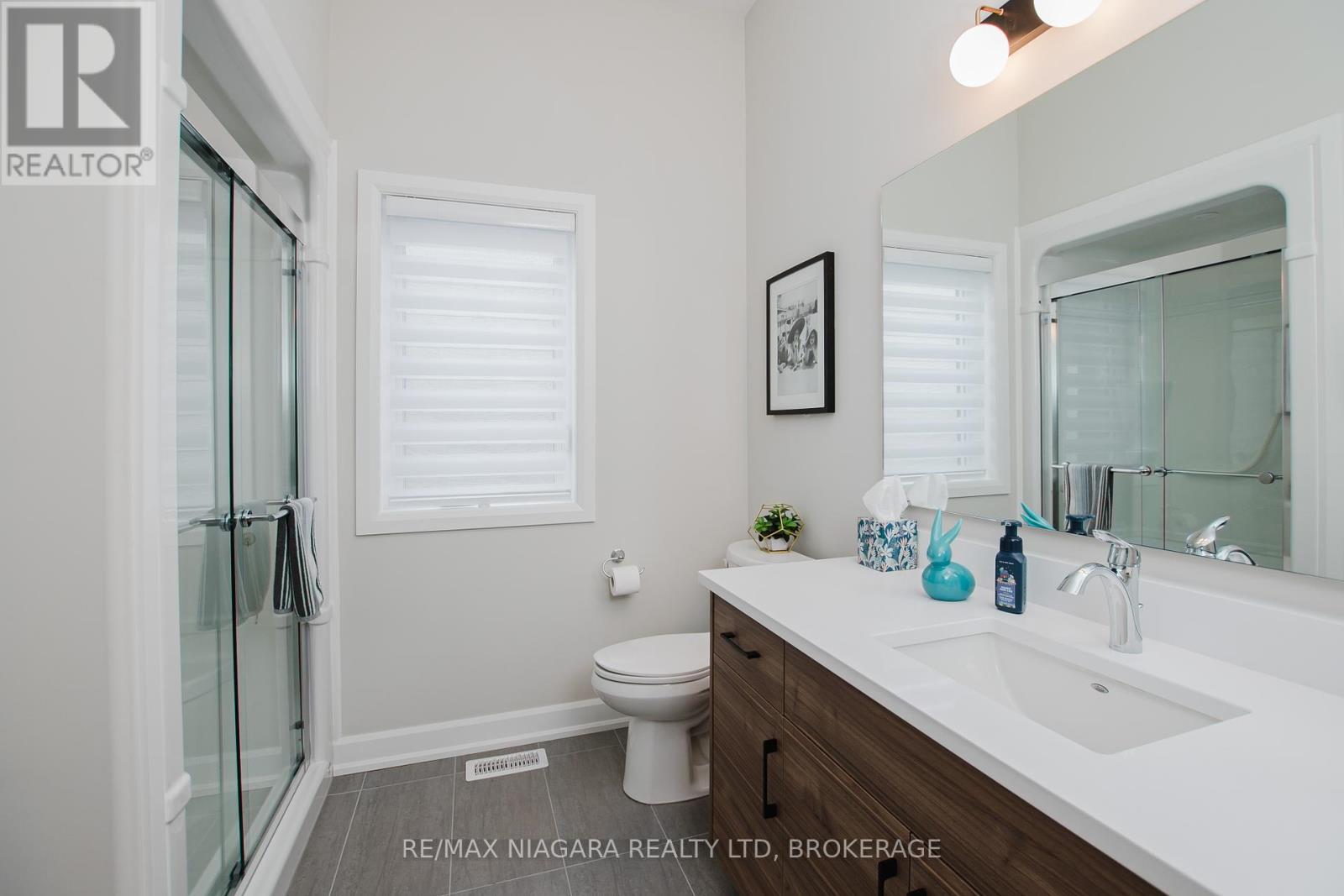 3376 Whispering Woods Trail, Fort Erie, Ontario  L0S 1N0 - Photo 17 - X12389877