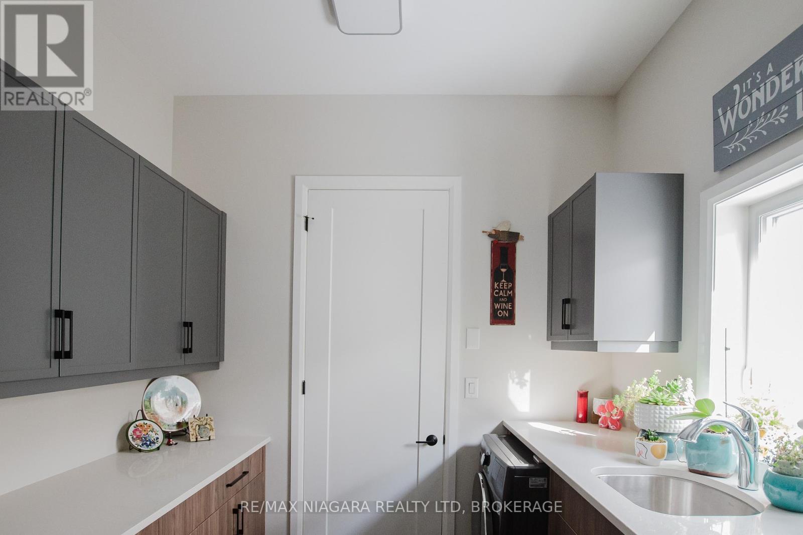 3376 Whispering Woods Trail, Fort Erie, Ontario  L0S 1N0 - Photo 19 - X12389877