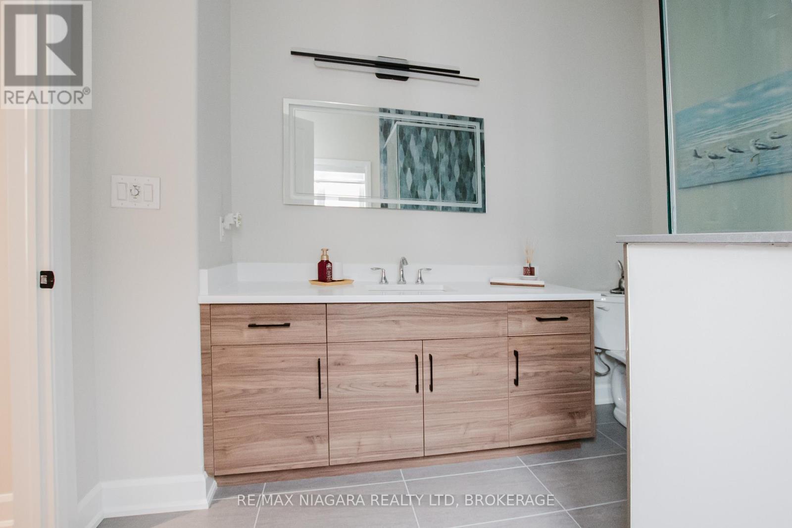 3376 Whispering Woods Trail, Fort Erie, Ontario  L0S 1N0 - Photo 30 - X12389877