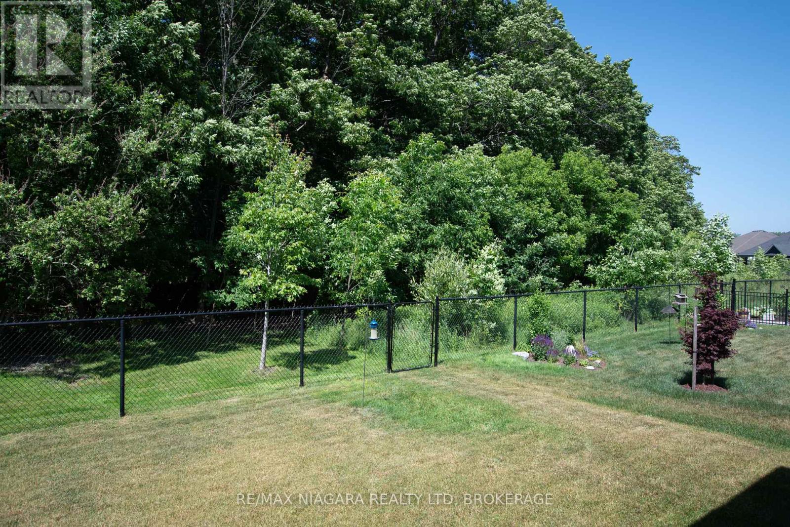 3376 Whispering Woods Trail, Fort Erie, Ontario  L0S 1N0 - Photo 40 - X12389877
