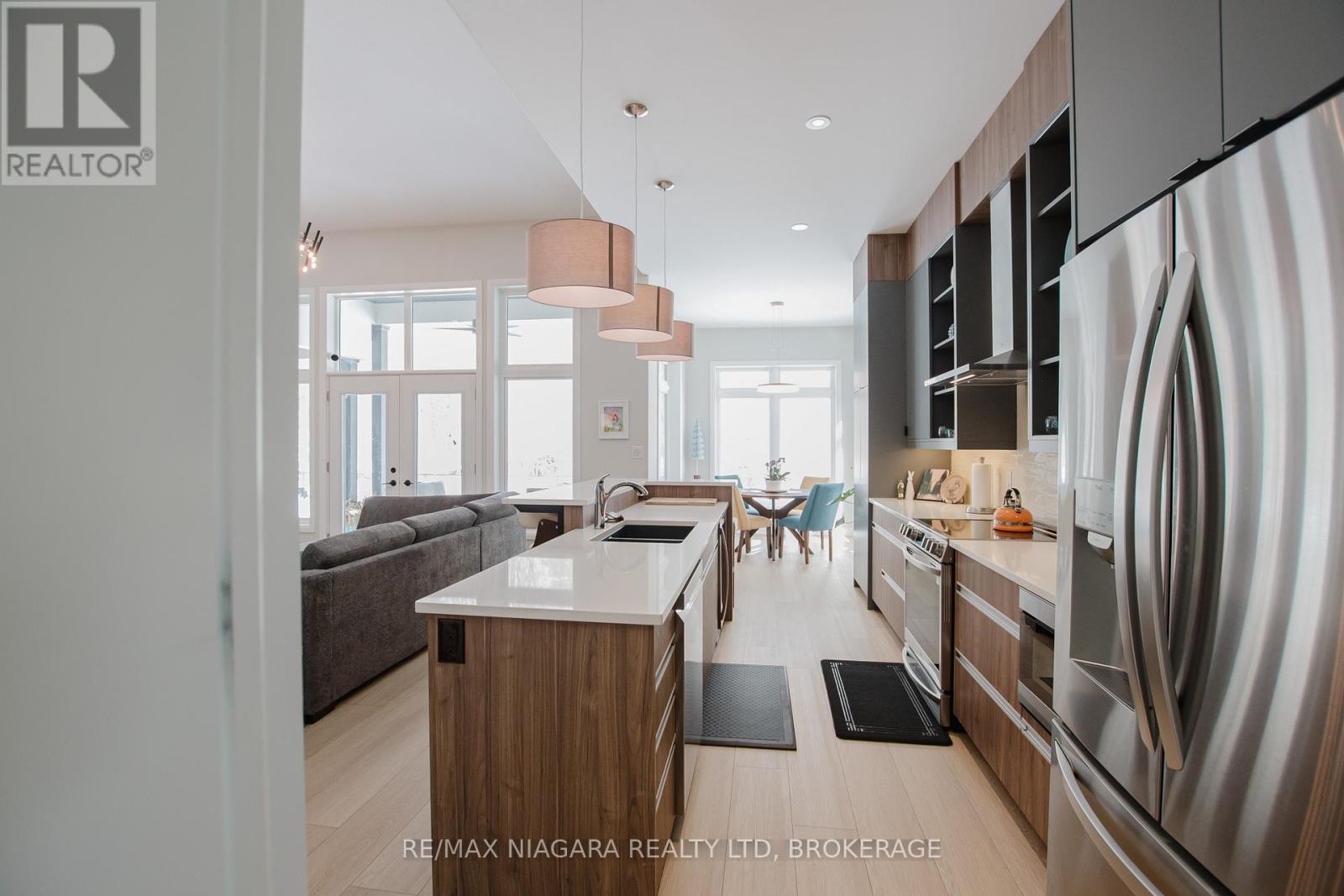 3376 Whispering Woods Trail, Fort Erie, Ontario  L0S 1N0 - Photo 43 - X12389877