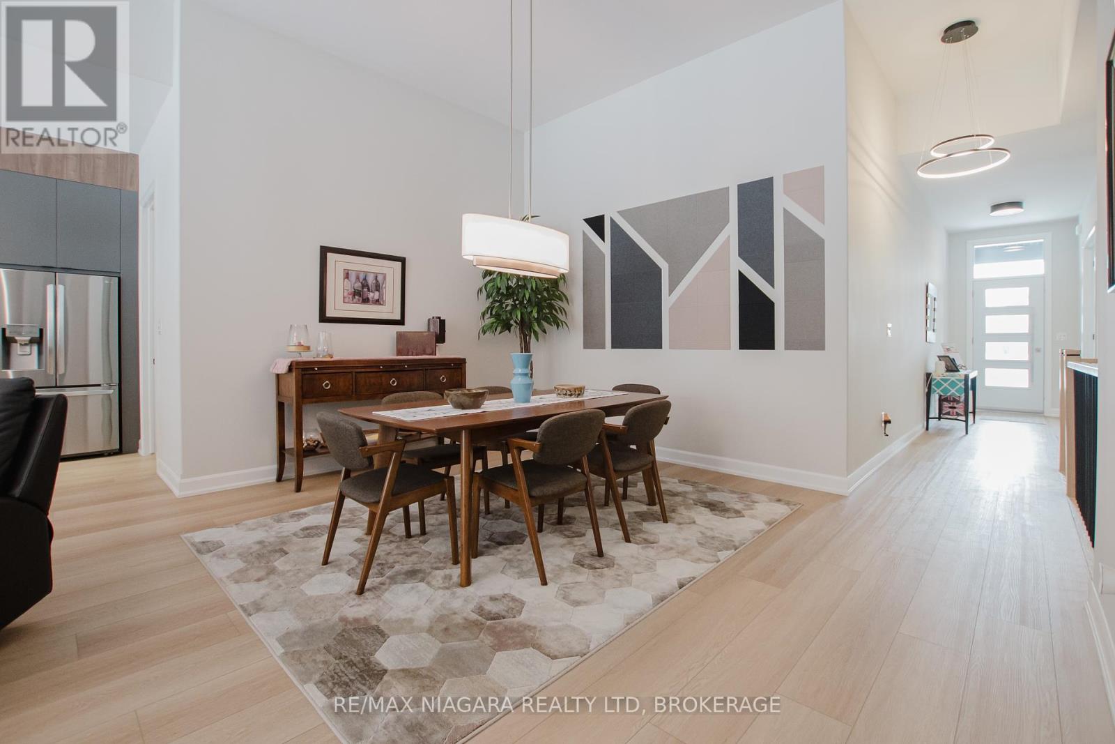 3376 Whispering Woods Trail, Fort Erie, Ontario  L0S 1N0 - Photo 6 - X12389877