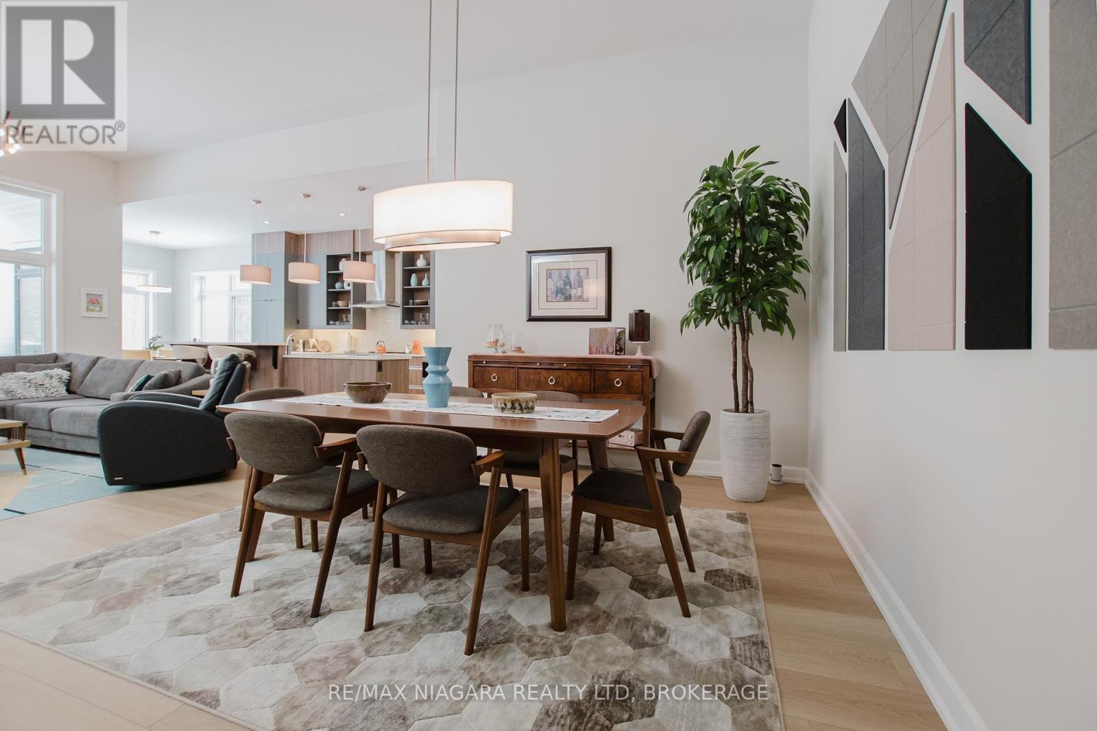 3376 Whispering Woods Trail, Fort Erie, Ontario  L0S 1N0 - Photo 7 - X12389877