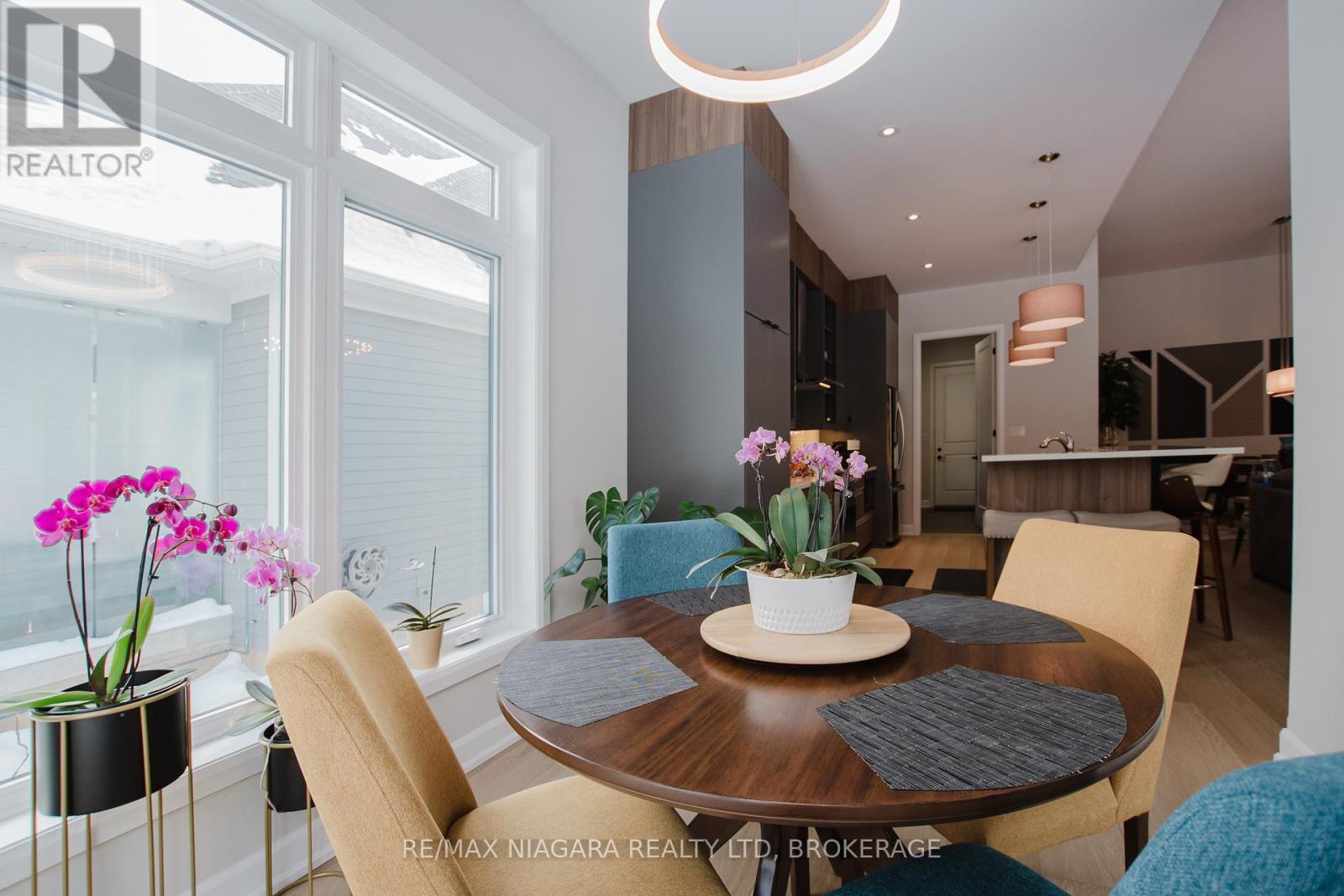 3376 Whispering Woods Trail, Fort Erie, Ontario  L0S 1N0 - Photo 9 - X12389877