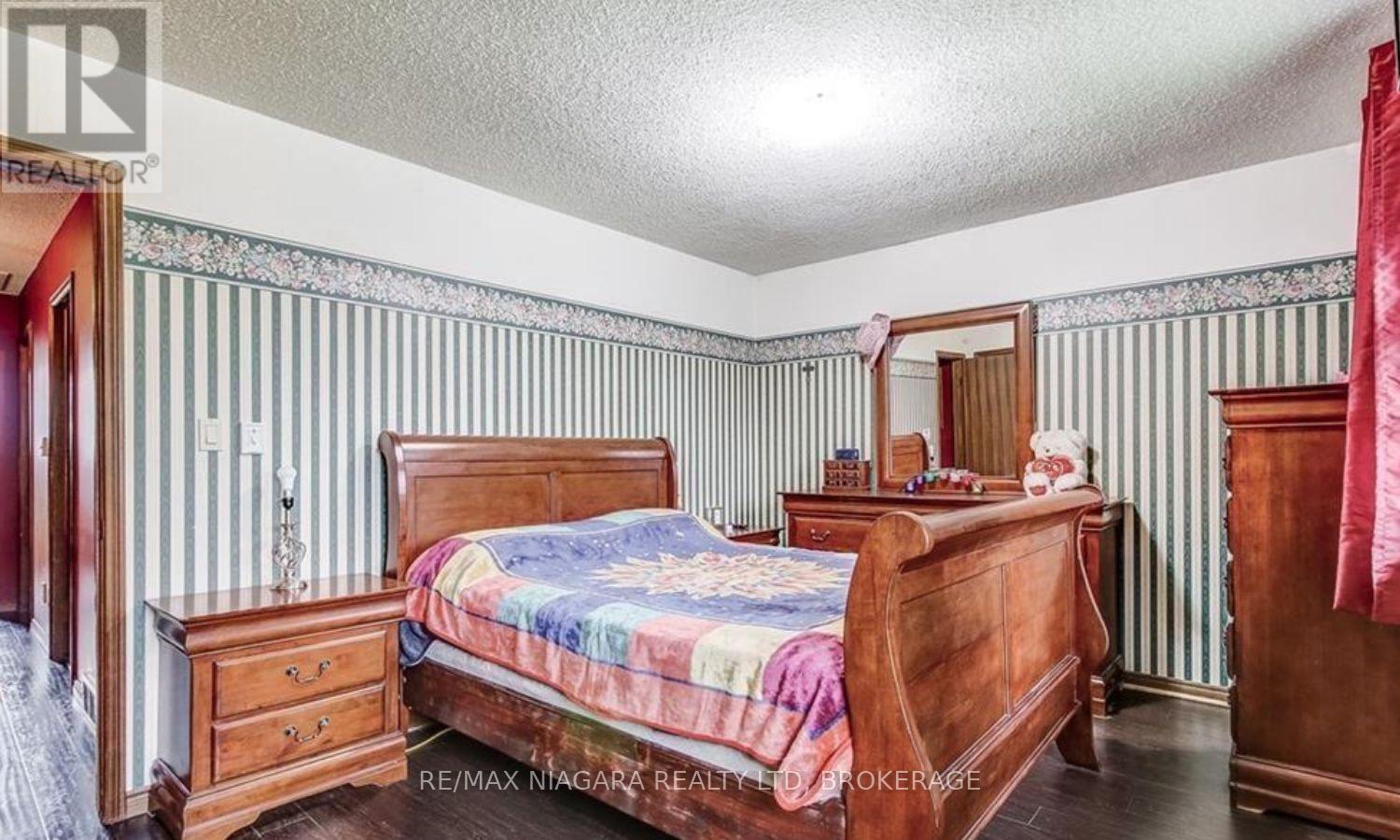 851 Forks Road E, Port Colborne, Ontario  L3K 5V5 - Photo 11 - X12389986