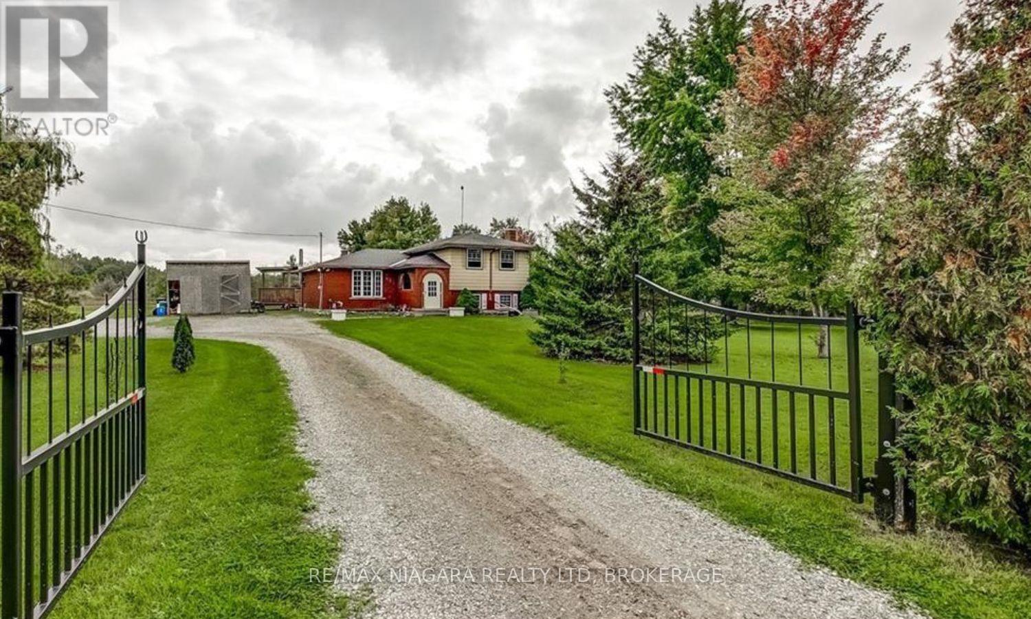 851 Forks Road E, Port Colborne, Ontario  L3K 5V5 - Photo 2 - X12389986