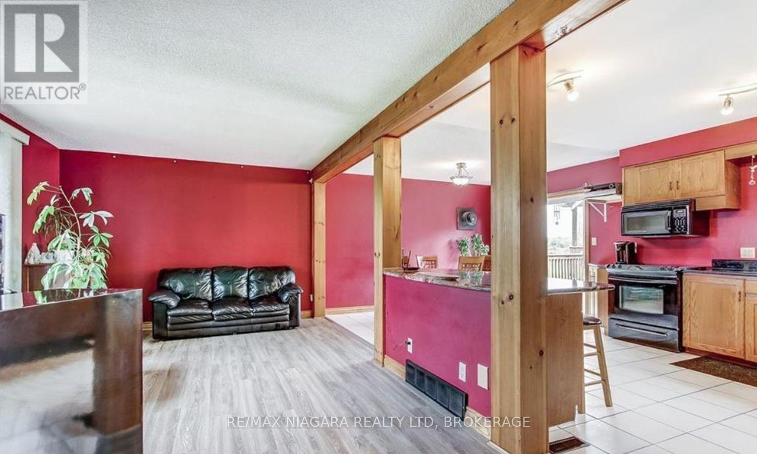 851 Forks Road E, Port Colborne, Ontario  L3K 5V5 - Photo 4 - X12389986