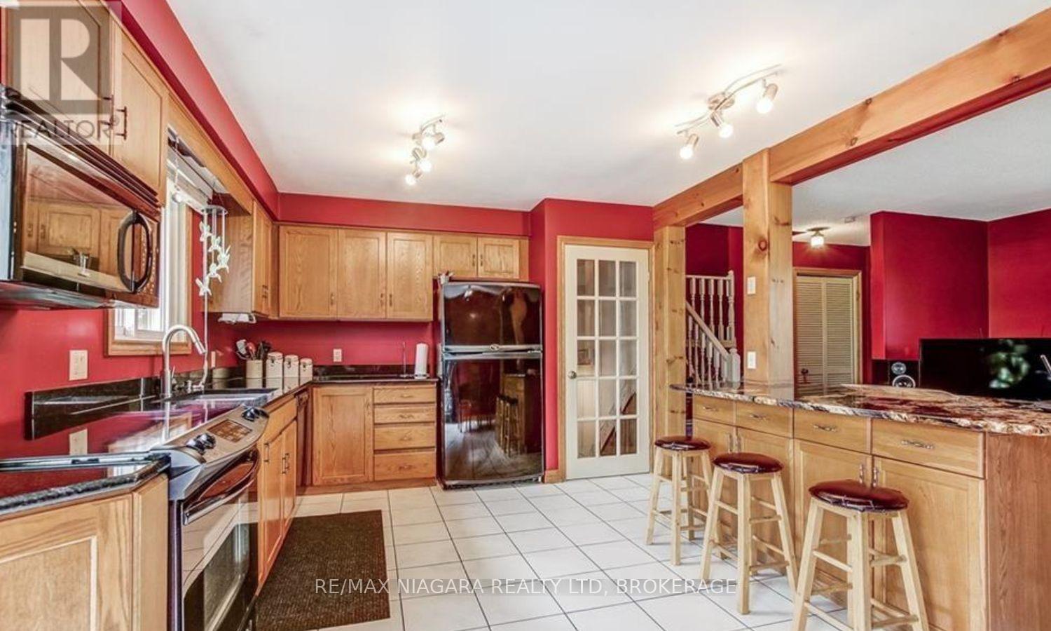 851 Forks Road E, Port Colborne, Ontario  L3K 5V5 - Photo 6 - X12389986