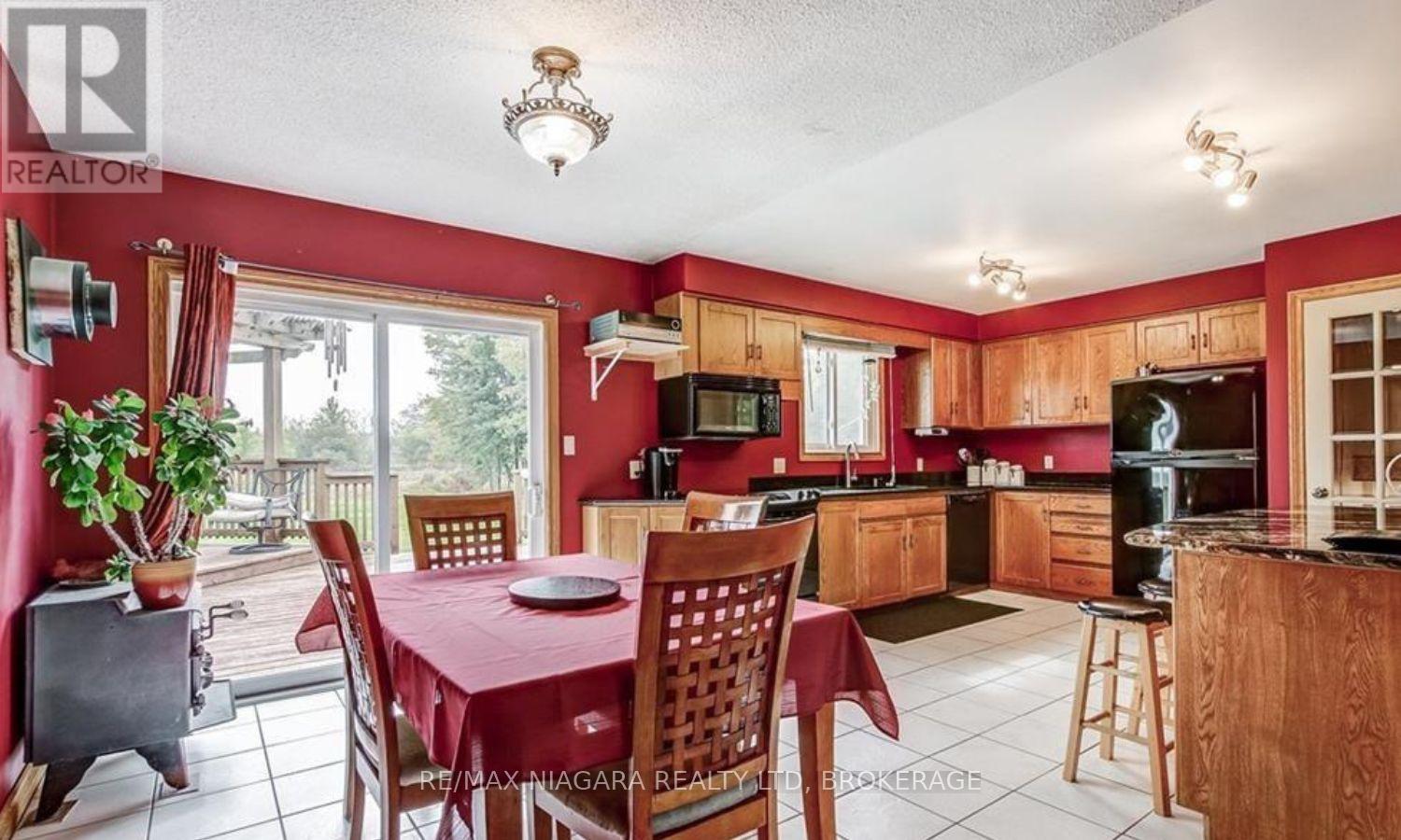 851 Forks Road E, Port Colborne, Ontario  L3K 5V5 - Photo 9 - X12389986