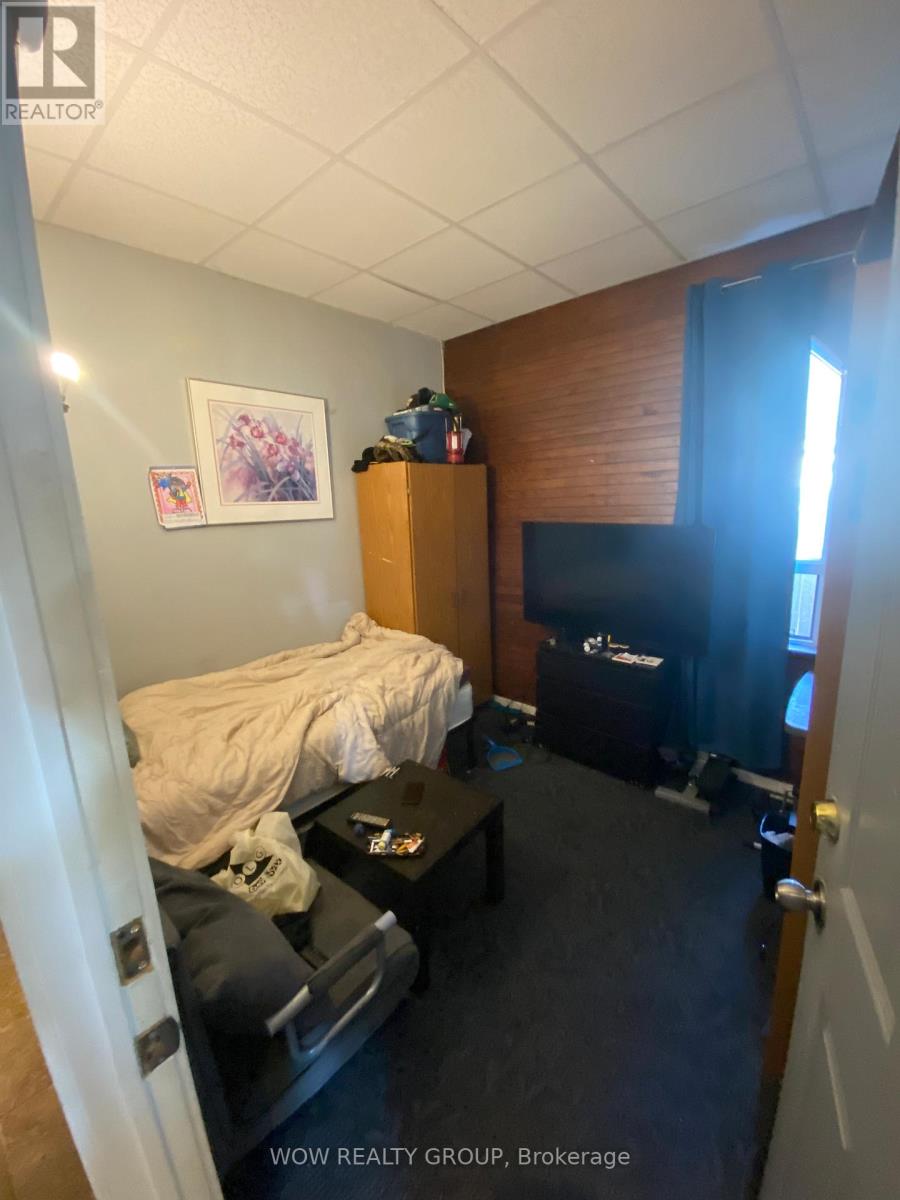 215 Broadway Avenue, Welland, Ontario  L3C 5L7 - Photo 32 - X12390268