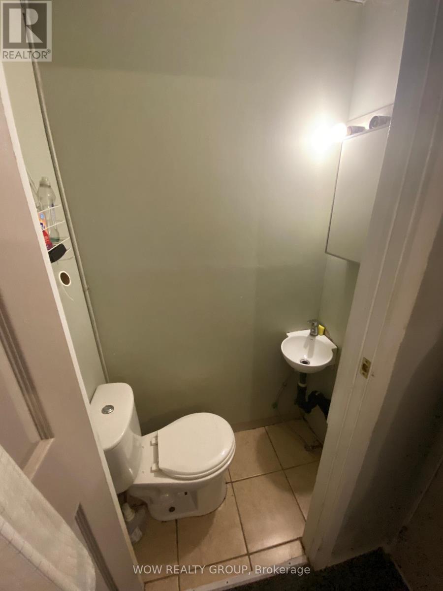 215 Broadway Avenue, Welland, Ontario  L3C 5L7 - Photo 35 - X12390268