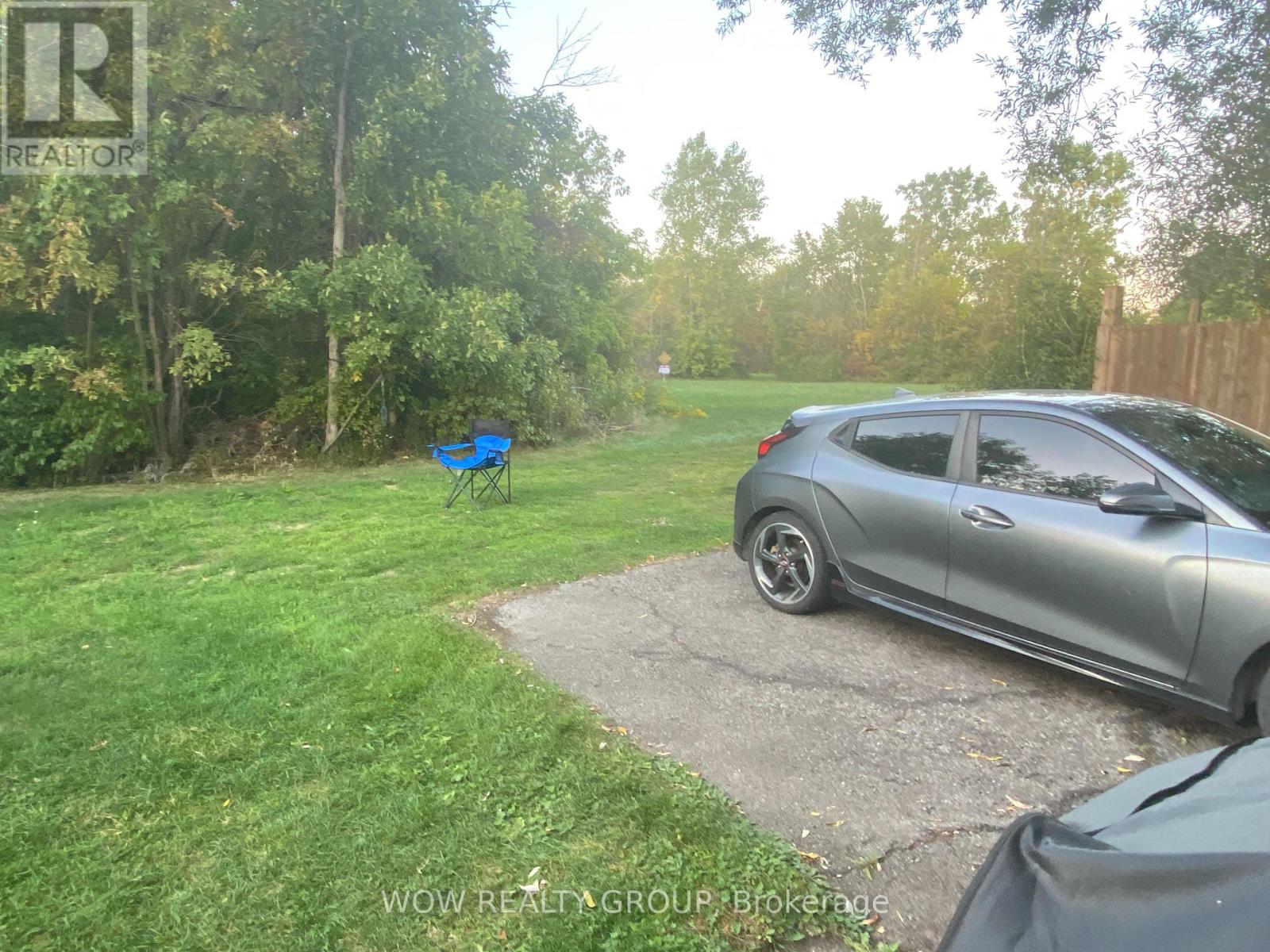 215 Broadway Avenue, Welland, Ontario  L3C 5L7 - Photo 4 - X12390268