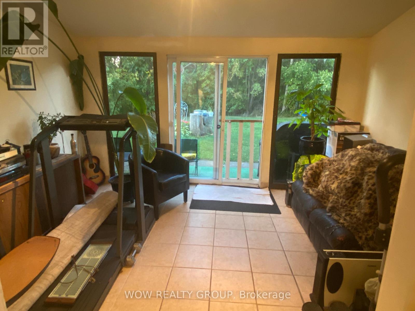 215 Broadway Avenue, Welland, Ontario  L3C 5L7 - Photo 7 - X12390268