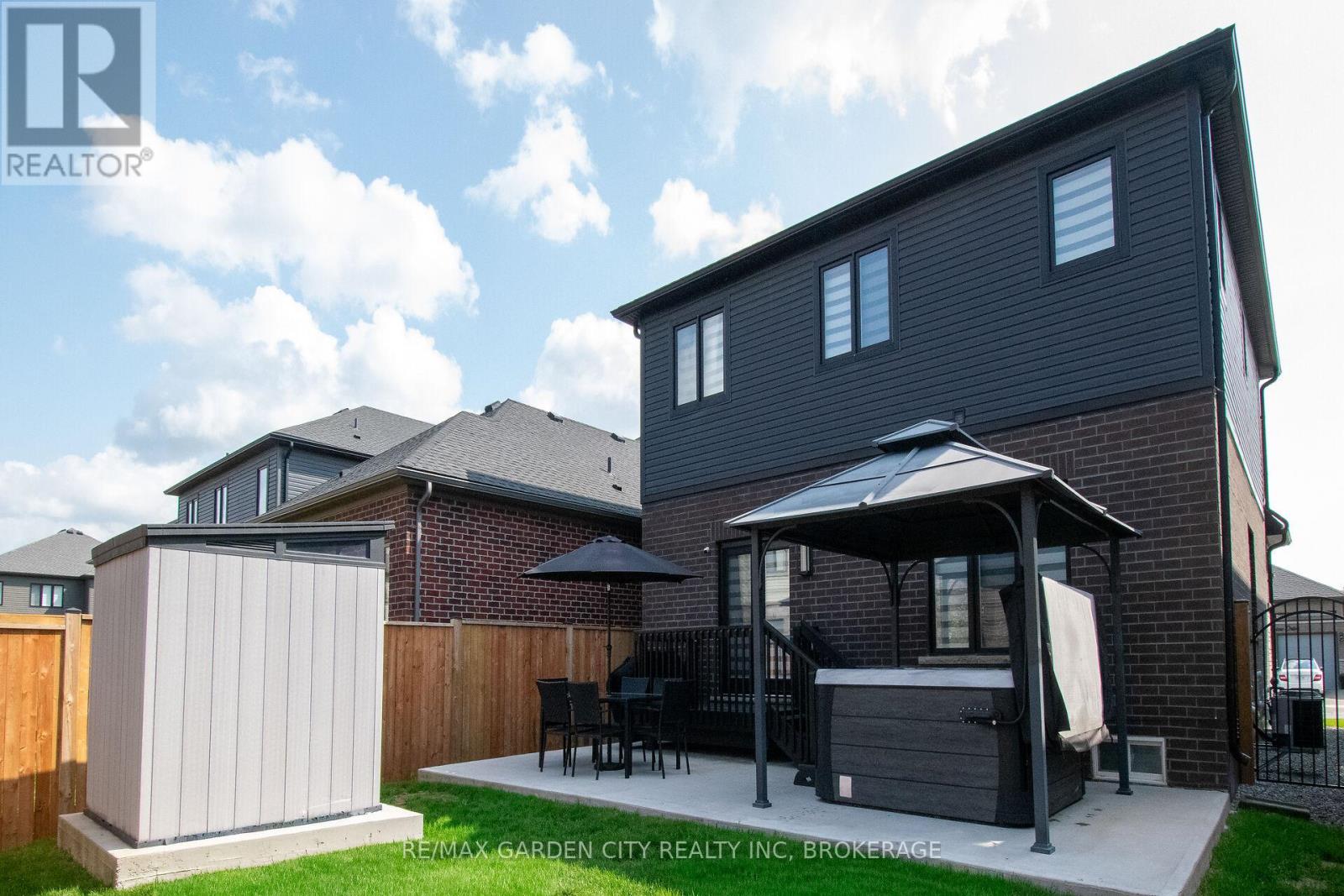 229 Shoreview Drive, Welland, Ontario  L3B 0H3 - Photo 38 - X12390866