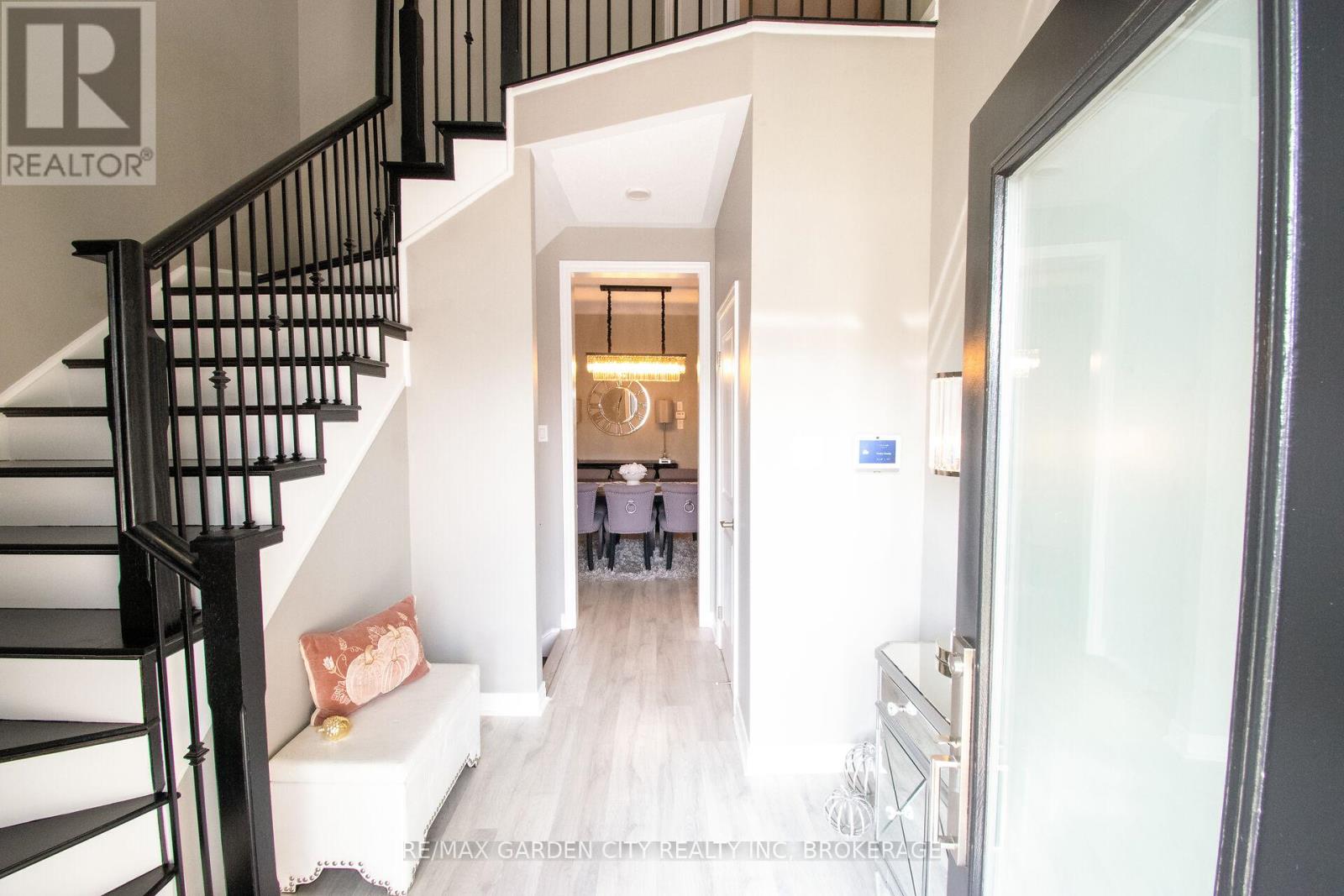 229 Shoreview Drive, Welland, Ontario  L3B 0H3 - Photo 5 - X12390866