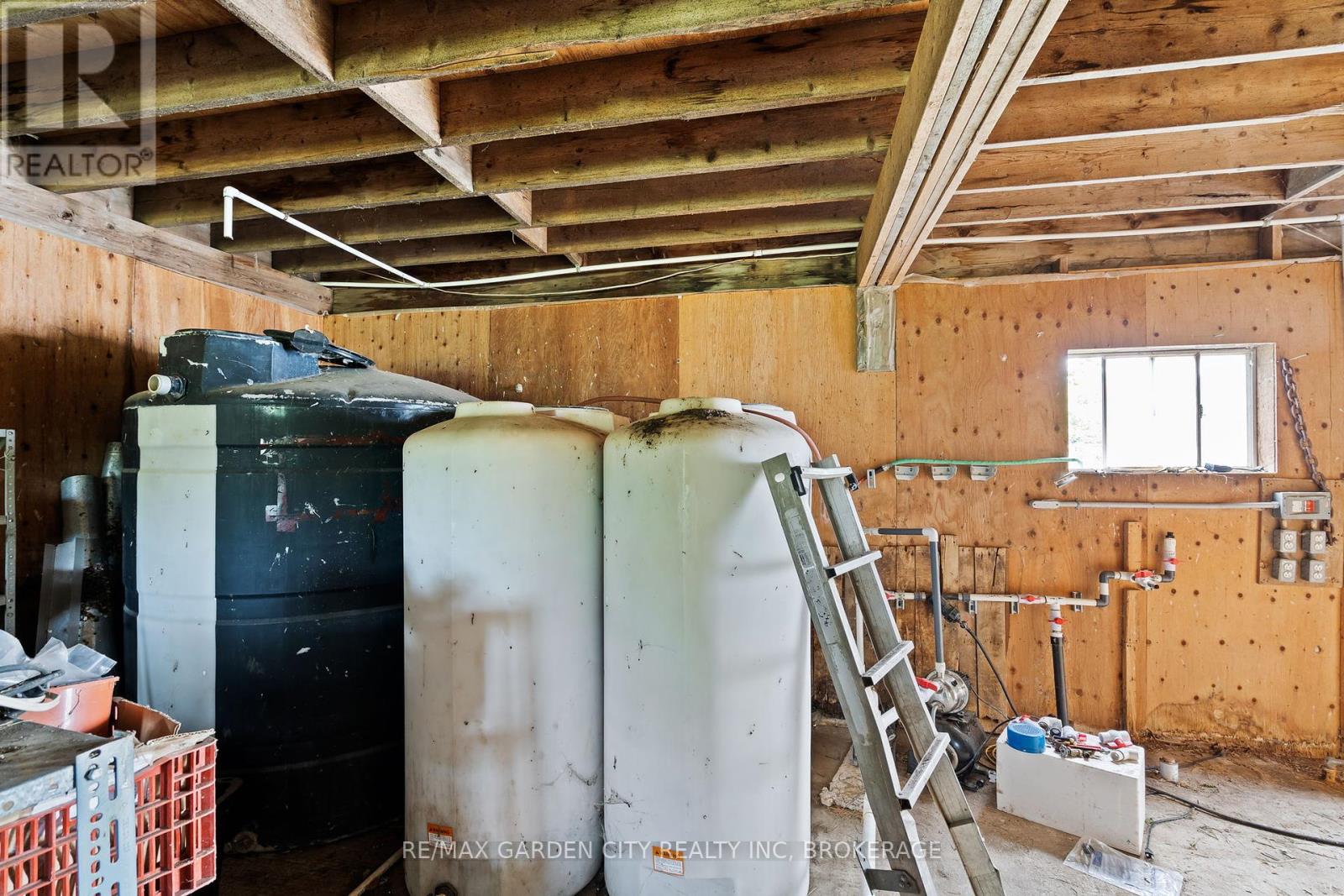 Greenhouse - 53825 Zion Road, Wainfleet, Ontario  L0S 1V0 - Photo 8 - X12391483