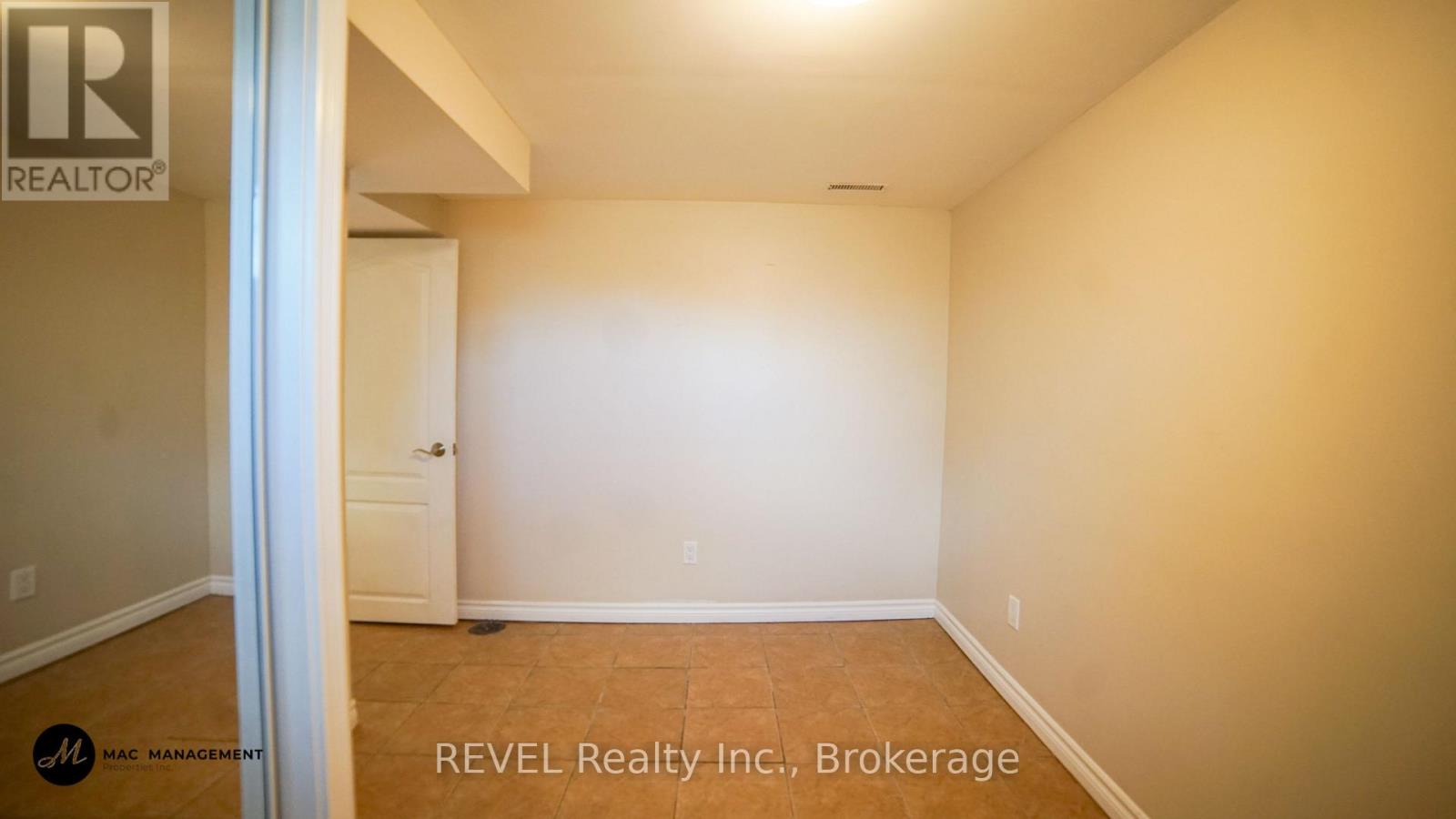 Lower - 31 Philip Street, St. Catharines, Ontario  L2P 2M7 - Photo 13 - X12391681