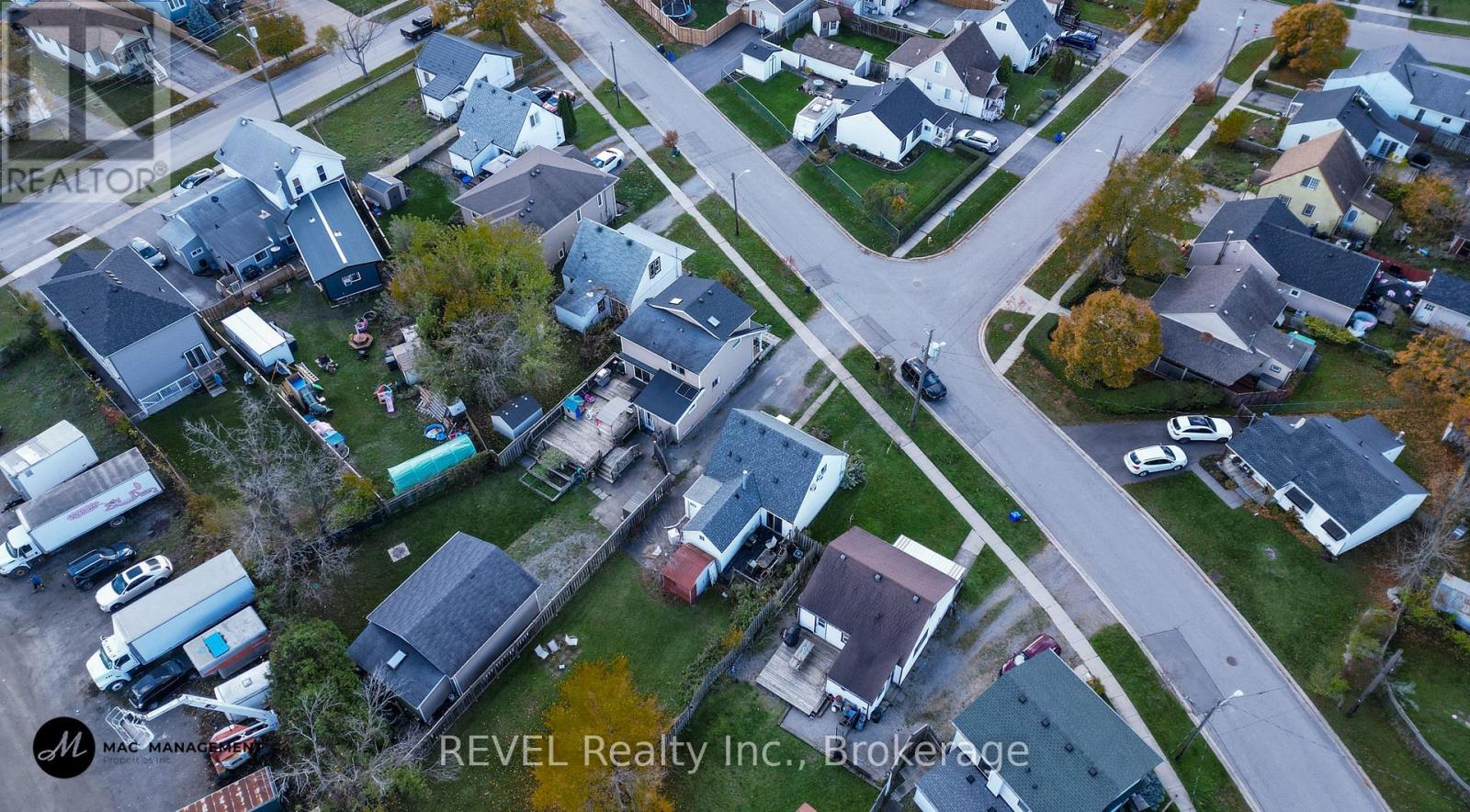 Lower - 31 Philip Street, St. Catharines, Ontario  L2P 2M7 - Photo 3 - X12391681