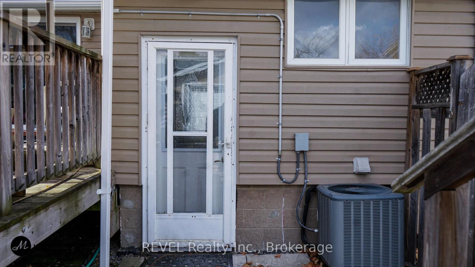 Lower - 31 Philip Street, St. Catharines, Ontario  L2P 2M7 - Photo 30 - X12391681