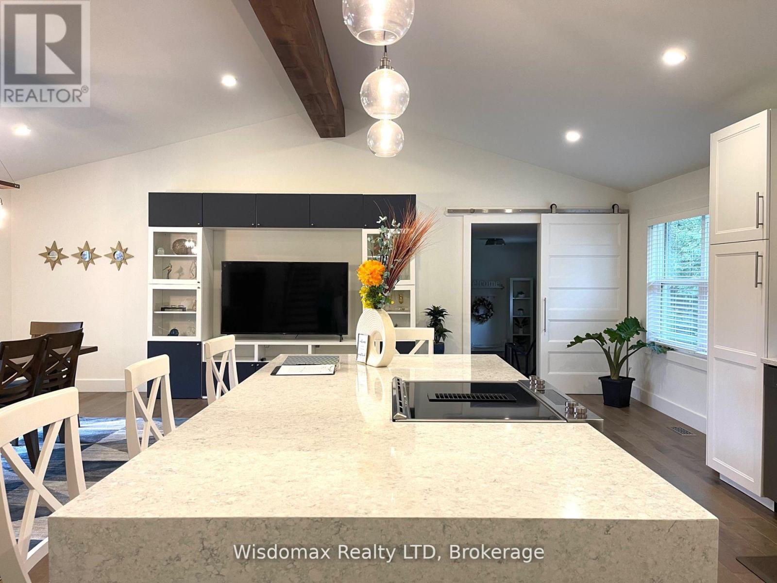 341 Lakeshore Road, Niagara-On-The-Lake, Ontario  L0S 1J0 - Photo 13 - X12391999