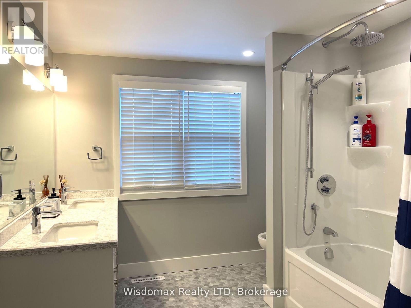 341 Lakeshore Road, Niagara-On-The-Lake, Ontario  L0S 1J0 - Photo 15 - X12391999