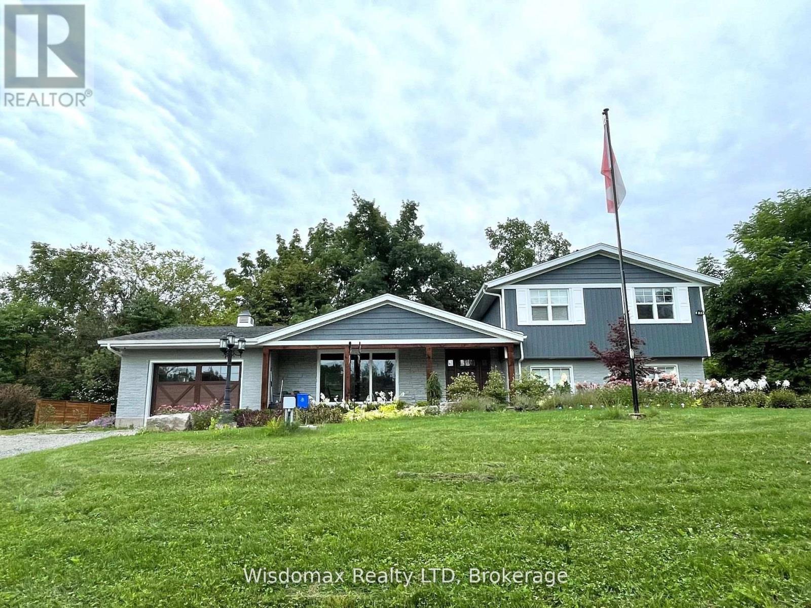 341 Lakeshore Road, Niagara-On-The-Lake, Ontario  L0S 1J0 - Photo 2 - X12391999