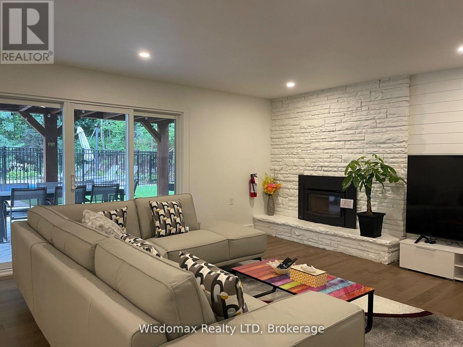 341 Lakeshore Road, Niagara-On-The-Lake, Ontario  L0S 1J0 - Photo 21 - X12391999