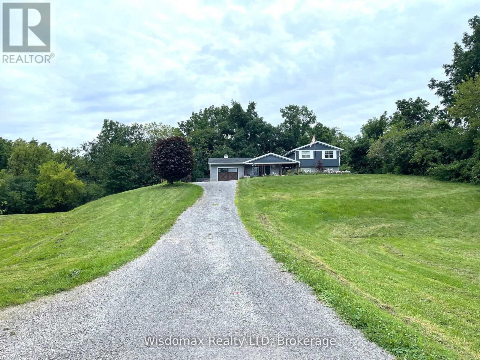 341 Lakeshore Road, Niagara-On-The-Lake, Ontario  L0S 1J0 - Photo 3 - X12391999