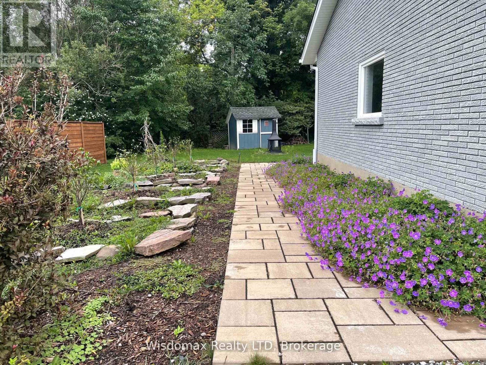 341 Lakeshore Road, Niagara-On-The-Lake, Ontario  L0S 1J0 - Photo 30 - X12391999