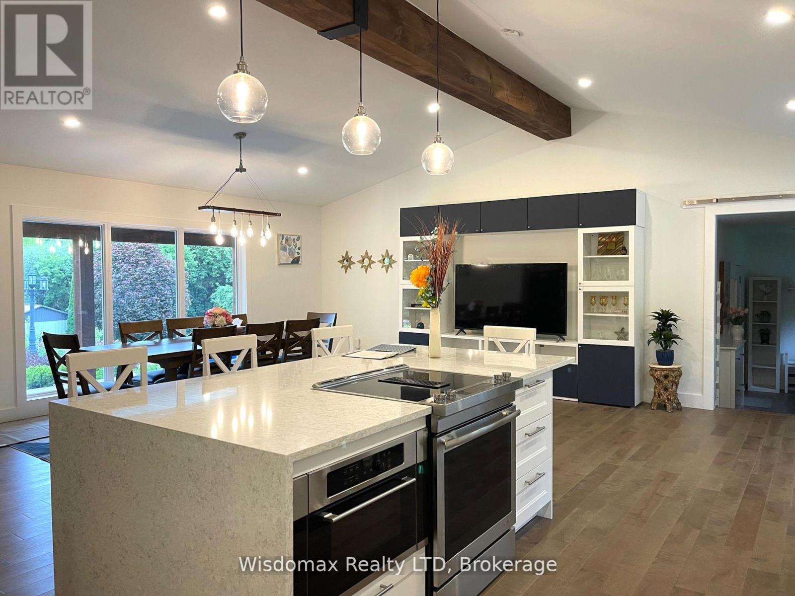 341 Lakeshore Road, Niagara-On-The-Lake, Ontario  L0S 1J0 - Photo 7 - X12391999