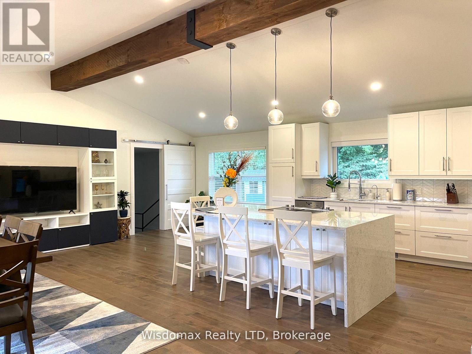 341 Lakeshore Road, Niagara-On-The-Lake, Ontario  L0S 1J0 - Photo 8 - X12391999