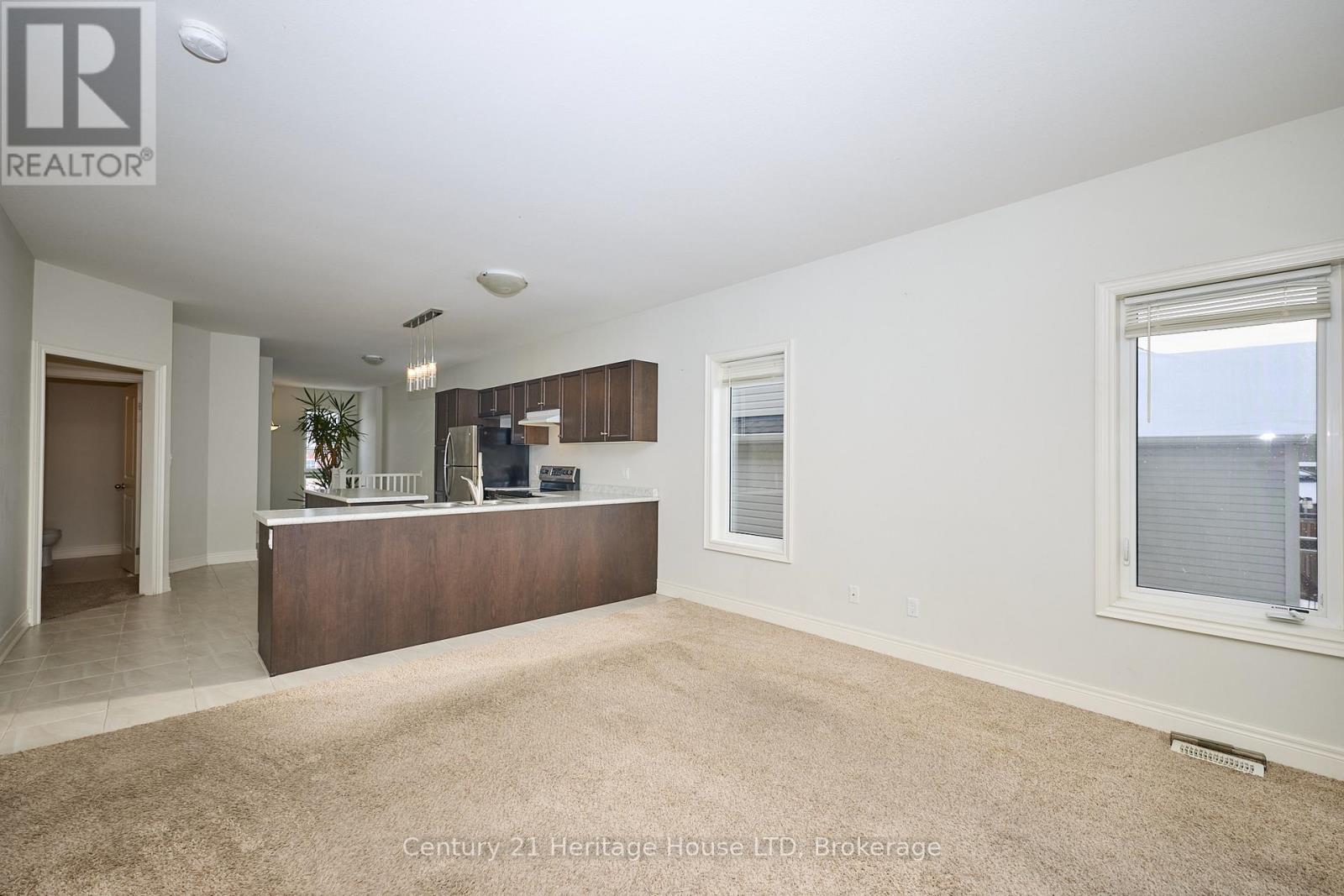 871 Burwell Street, Fort Erie, Ontario  L2A 0E3 - Photo 7 - X12393714